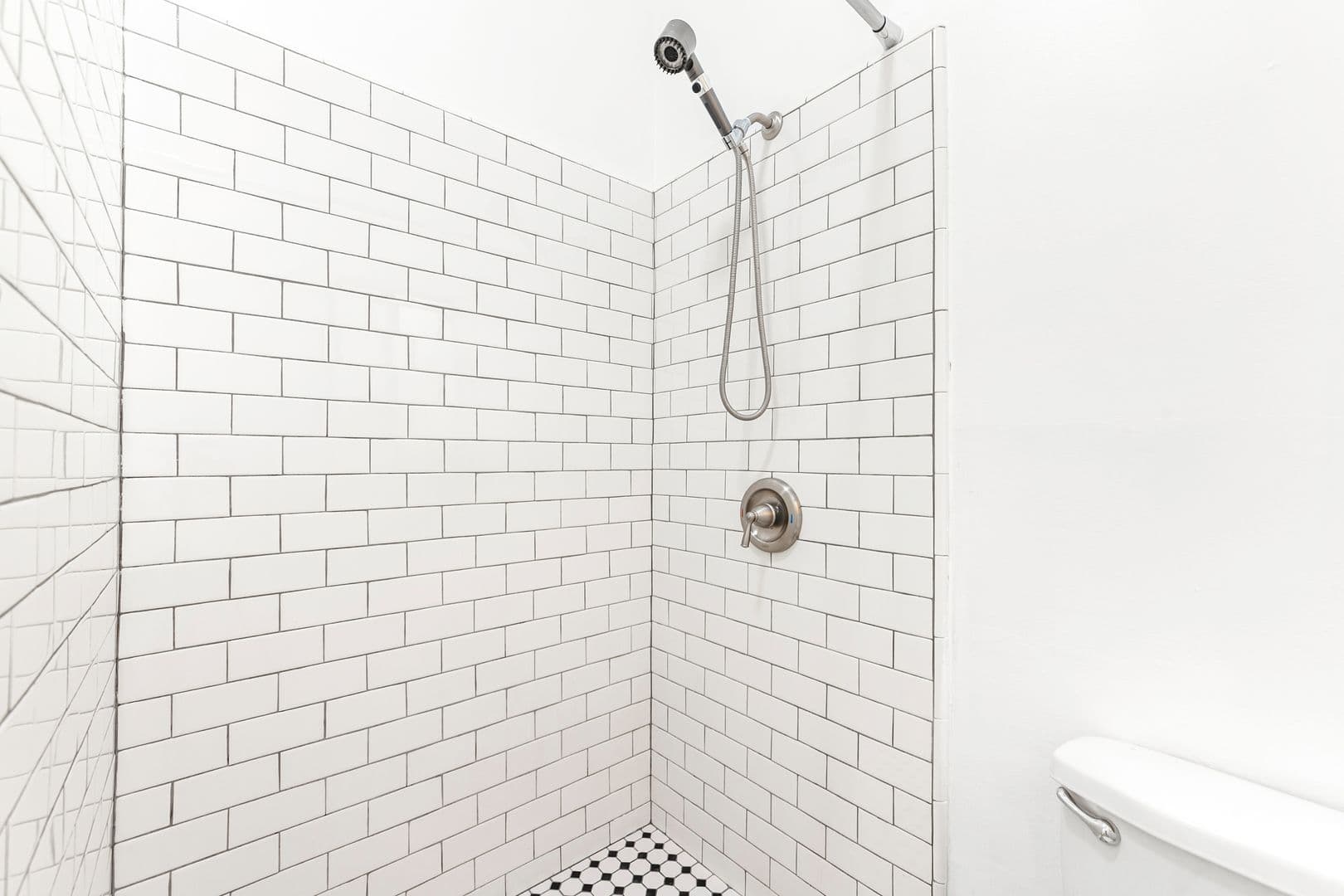 Los Angeles Apartment: 4673 Hollywood Blvd.