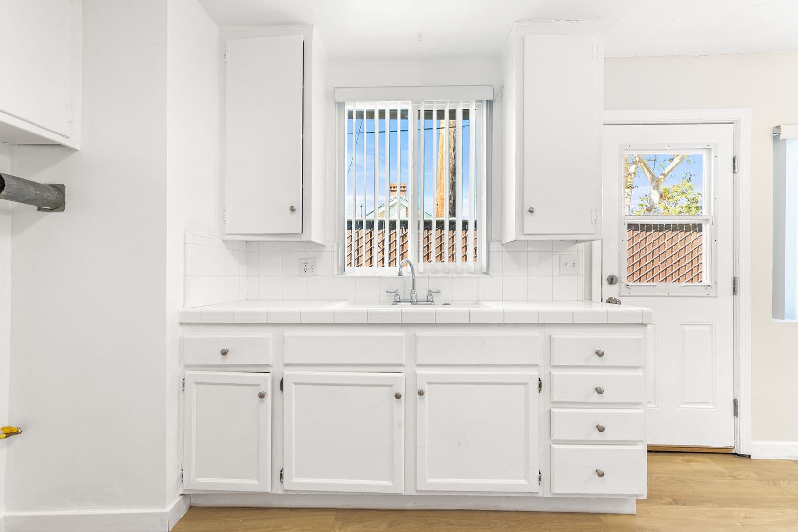Lomita Apartment: 2222 248th St.