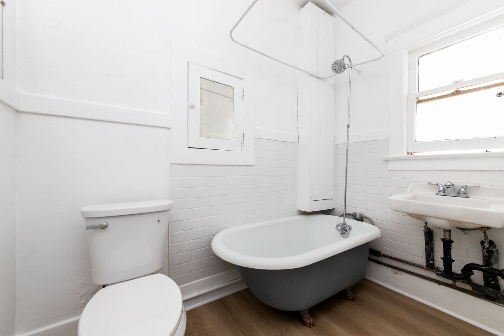 Venice Apartment: 39 24th Ave