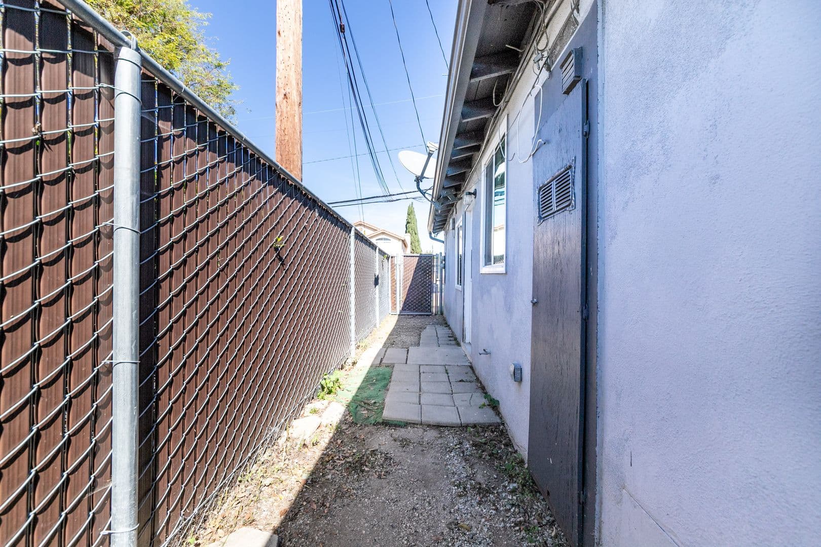 Lomita Apartment: 2222 248th St.