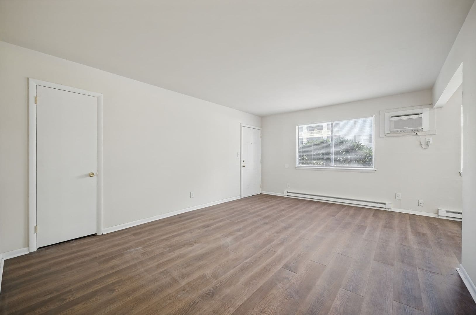 Norfolk Apartment: 1037 West 37th Street