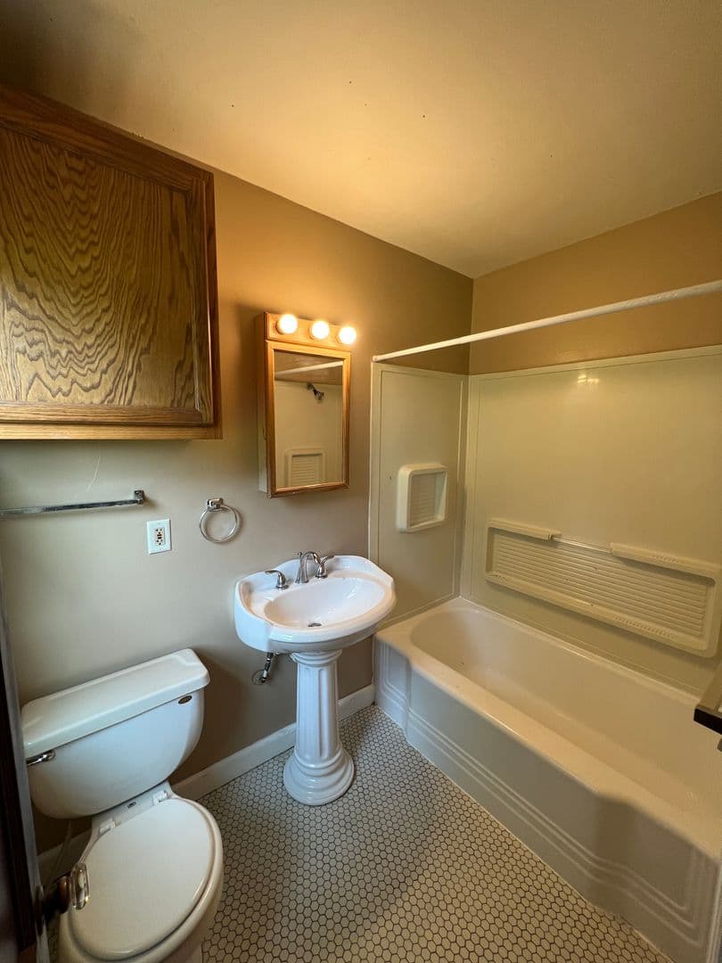 Junction City Apartment: 115 W Spruce