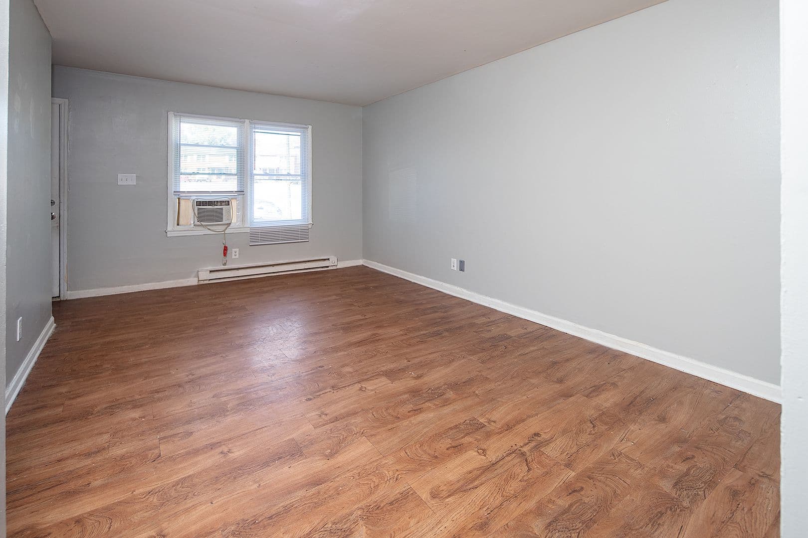 Charlotte Apartment: 3624 Hashem Dr.