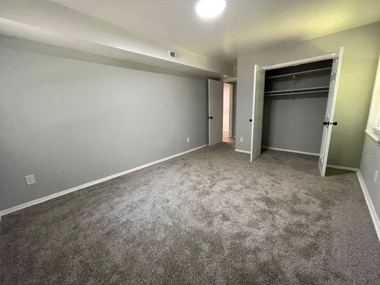 Charlotte Apartment: 1307 Springmont Ln
