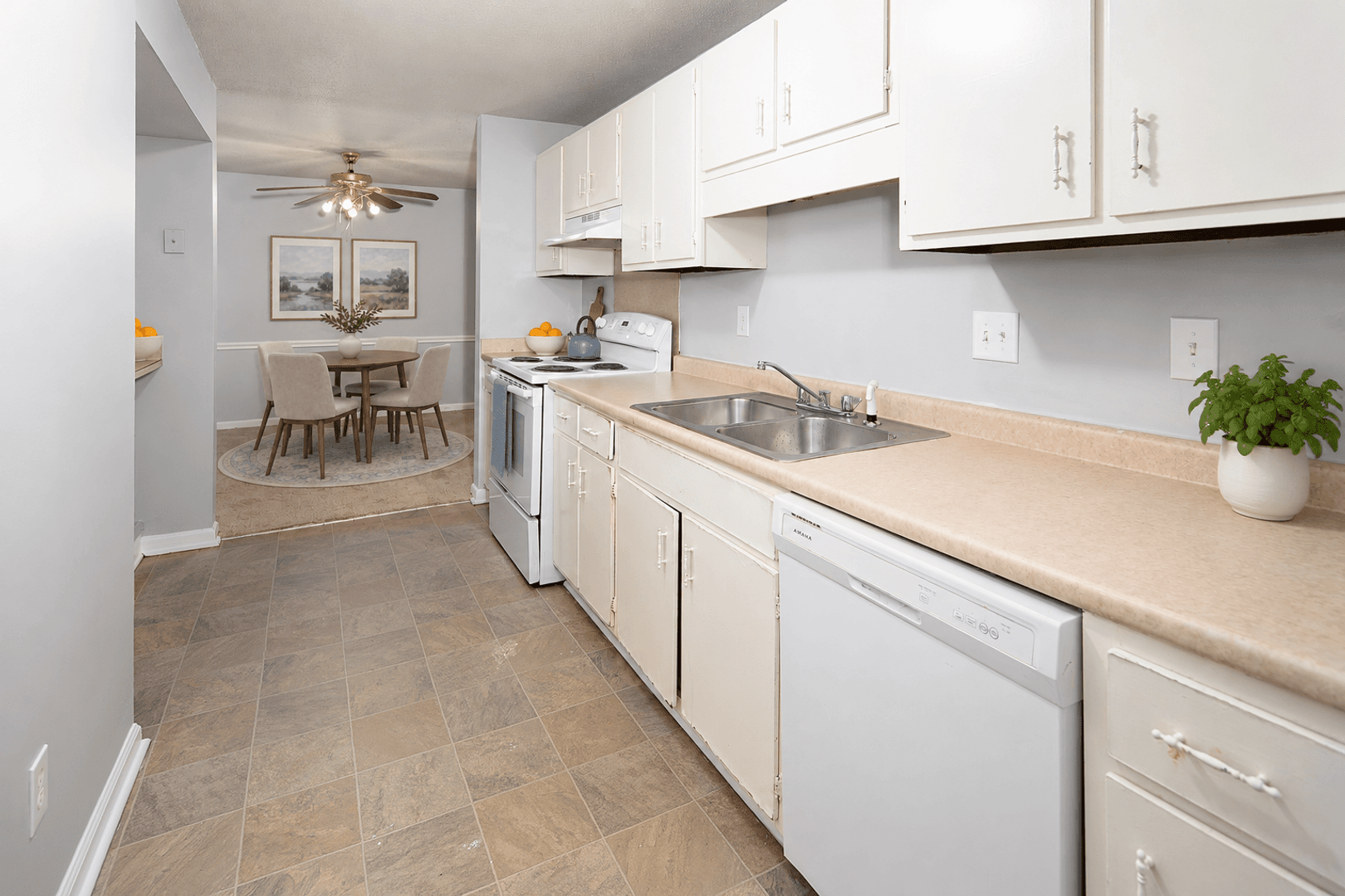 Charlotte Apartment: 825 farmhurst Dr