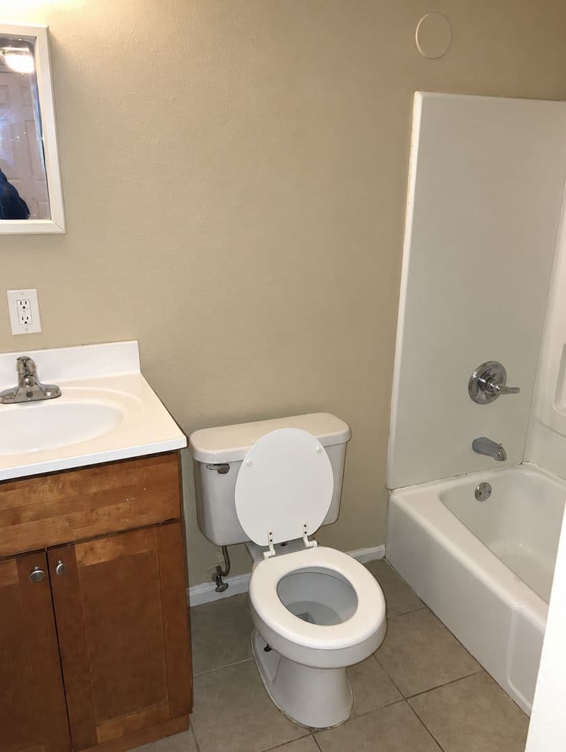 Winston-Salem Apartment: 1984 Maryland Ave Apt C