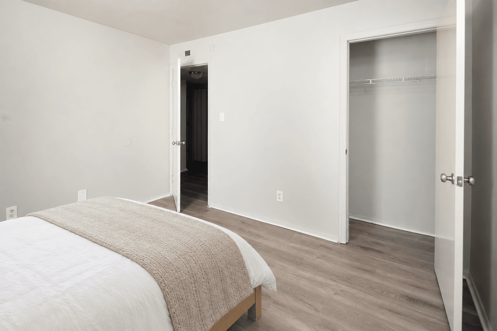 Charlotte Apartment: 1234 Saratoga Dr