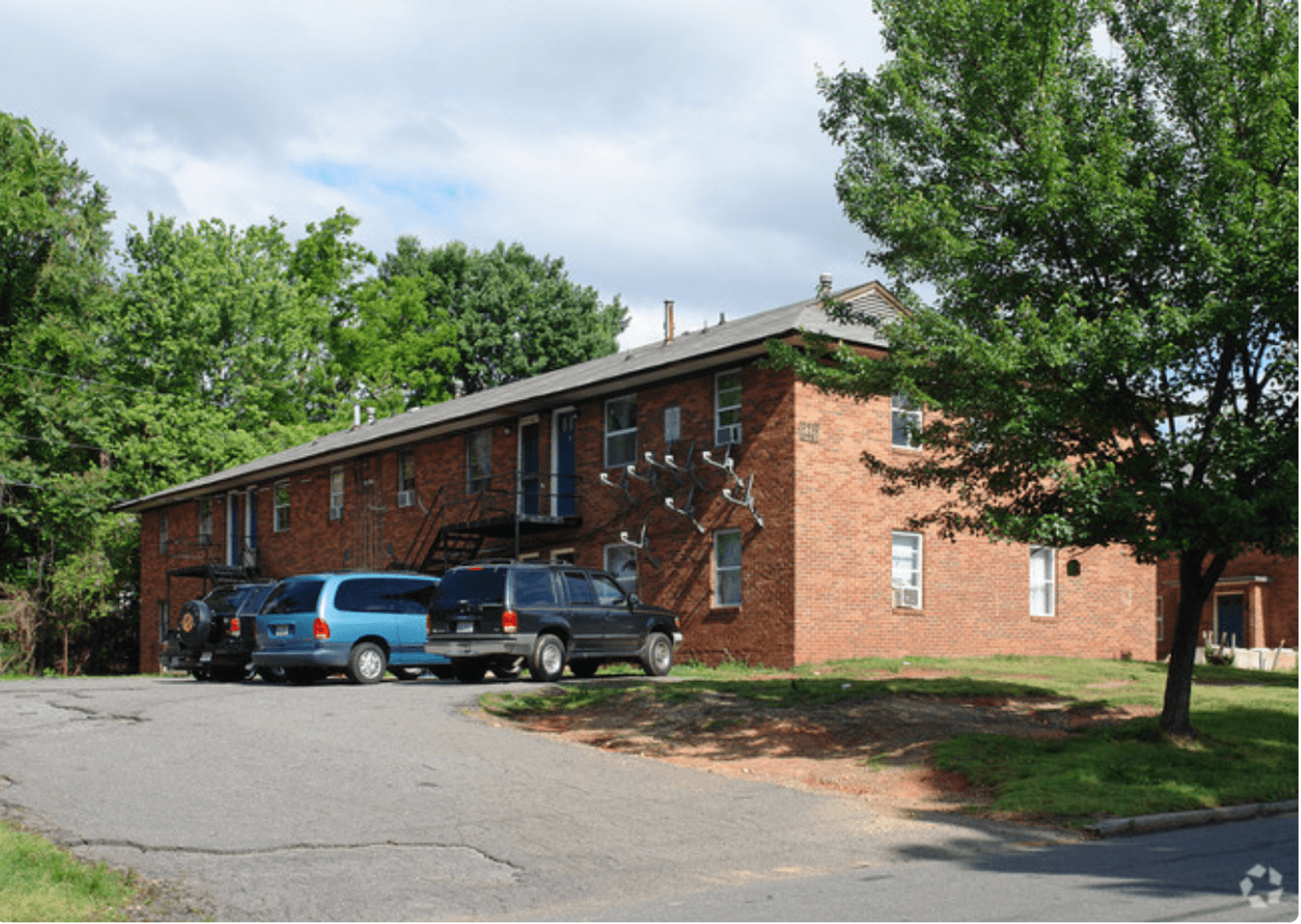 Winston-Salem Apartment: 2914-C