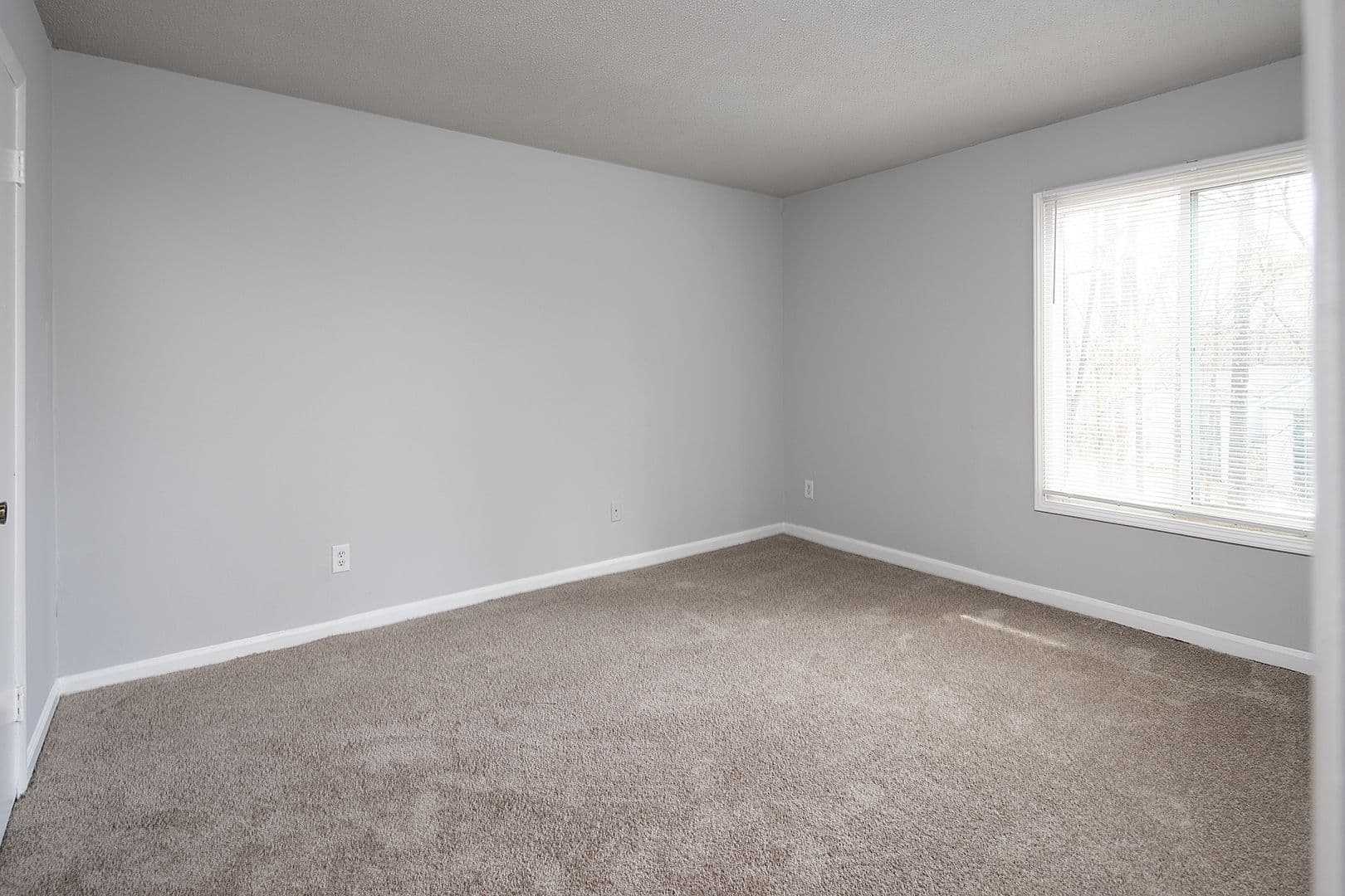 Charlotte Apartment: 825 Farmhurst Dr