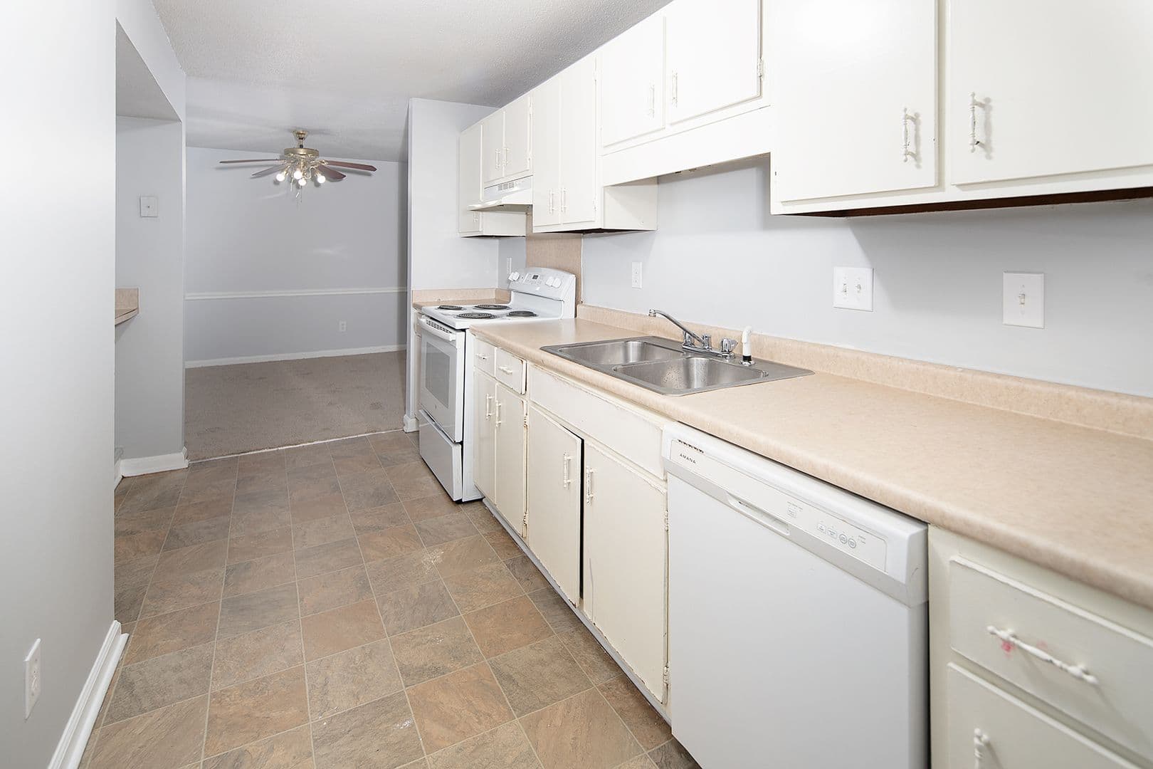 Charlotte Apartment: 825 Farmhurst Dr