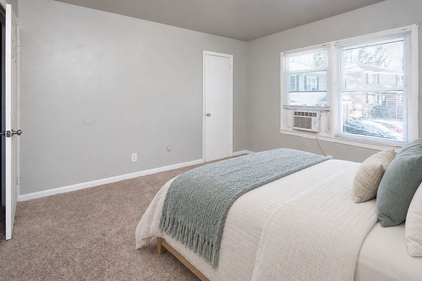 Charlotte Apartment: 3624 Hashem Dr.