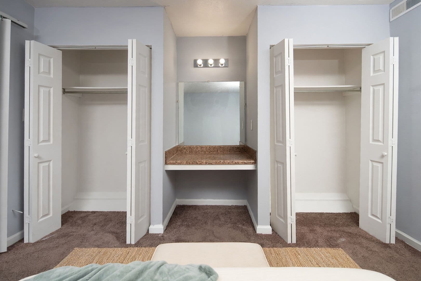 Charlotte Apartment: 1307 Springmont Ln