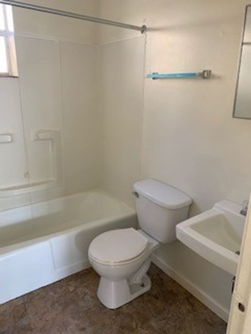Greenville Apartment: 2627 Poinsett Highway