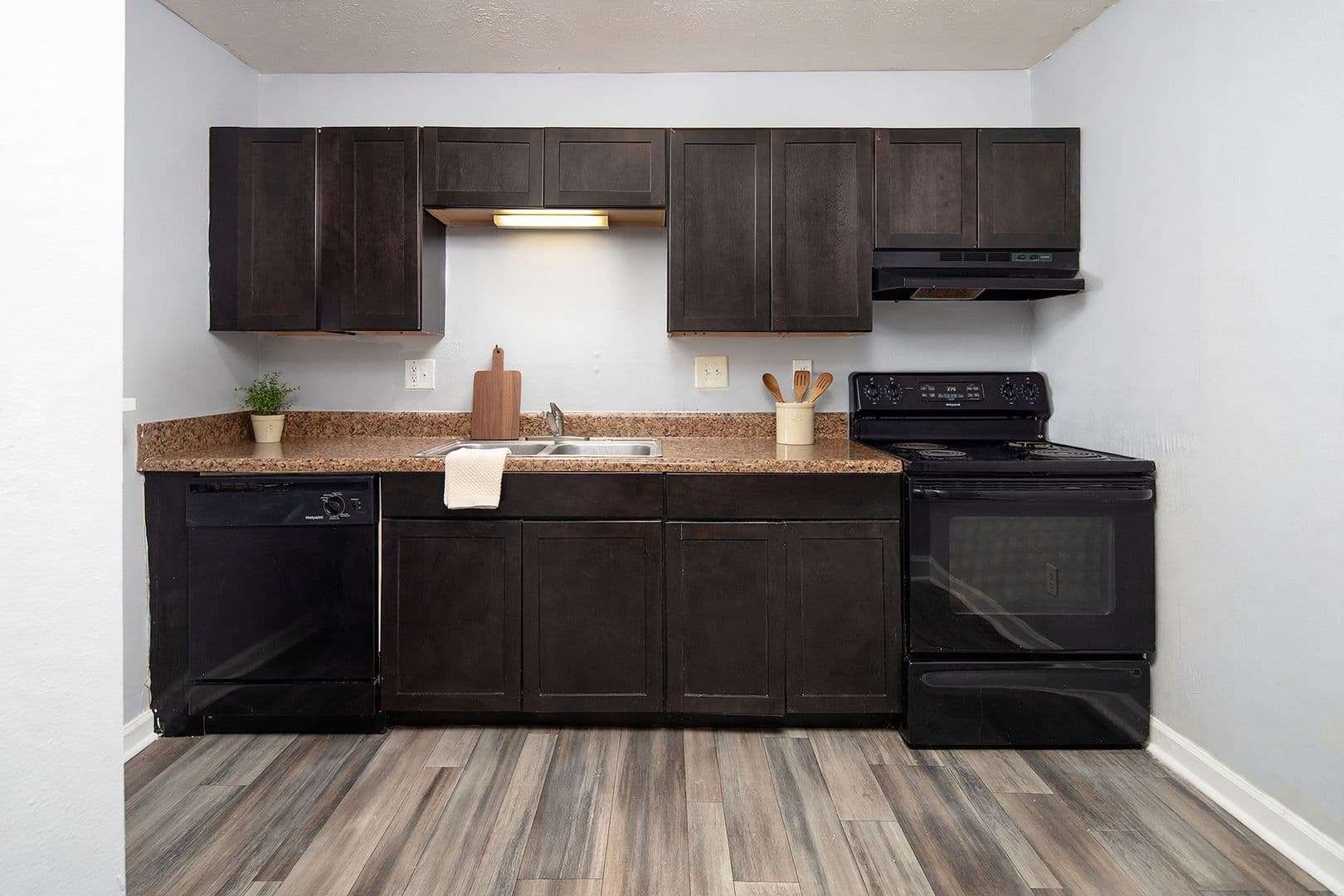 Charlotte Apartment: 1307 Springmont Ln