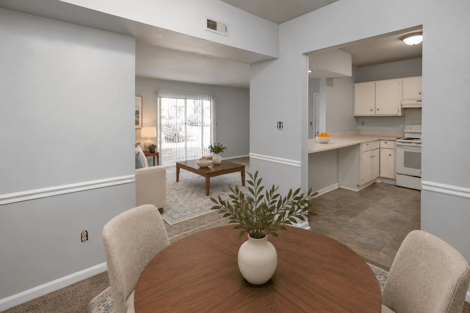 Charlotte Apartment: 825 farmhurst Dr