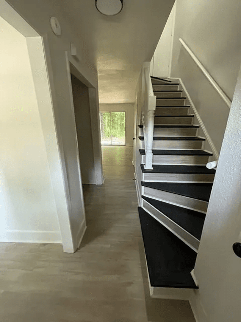 Charlotte Apartment: 1307 Springmont Ln