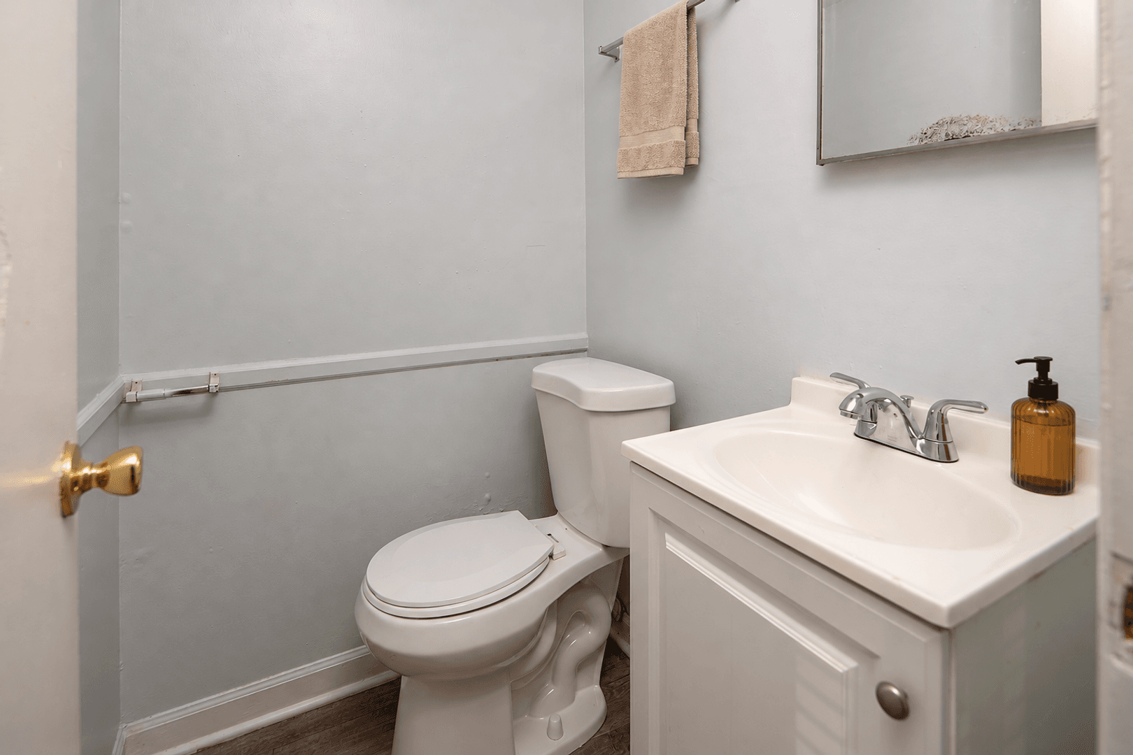 Mt Holly Apartment: 210 E Catawba Avenue