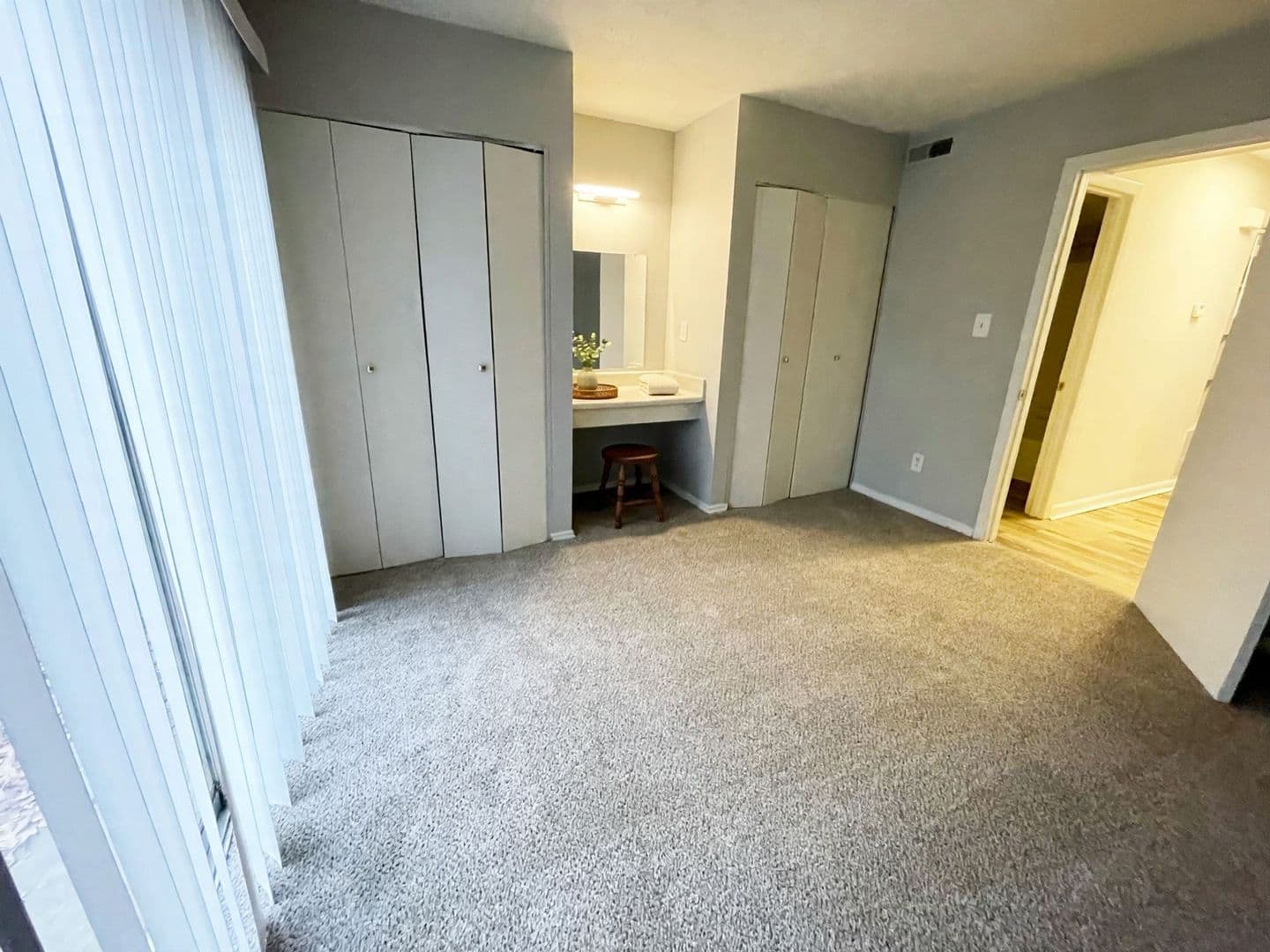 Charlotte Apartment: 1307 Springmont Ln