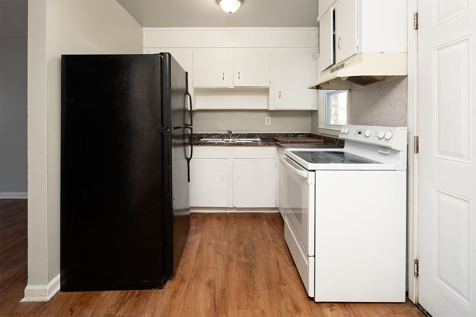 Charlotte Apartment: 3624 Hashem Dr.