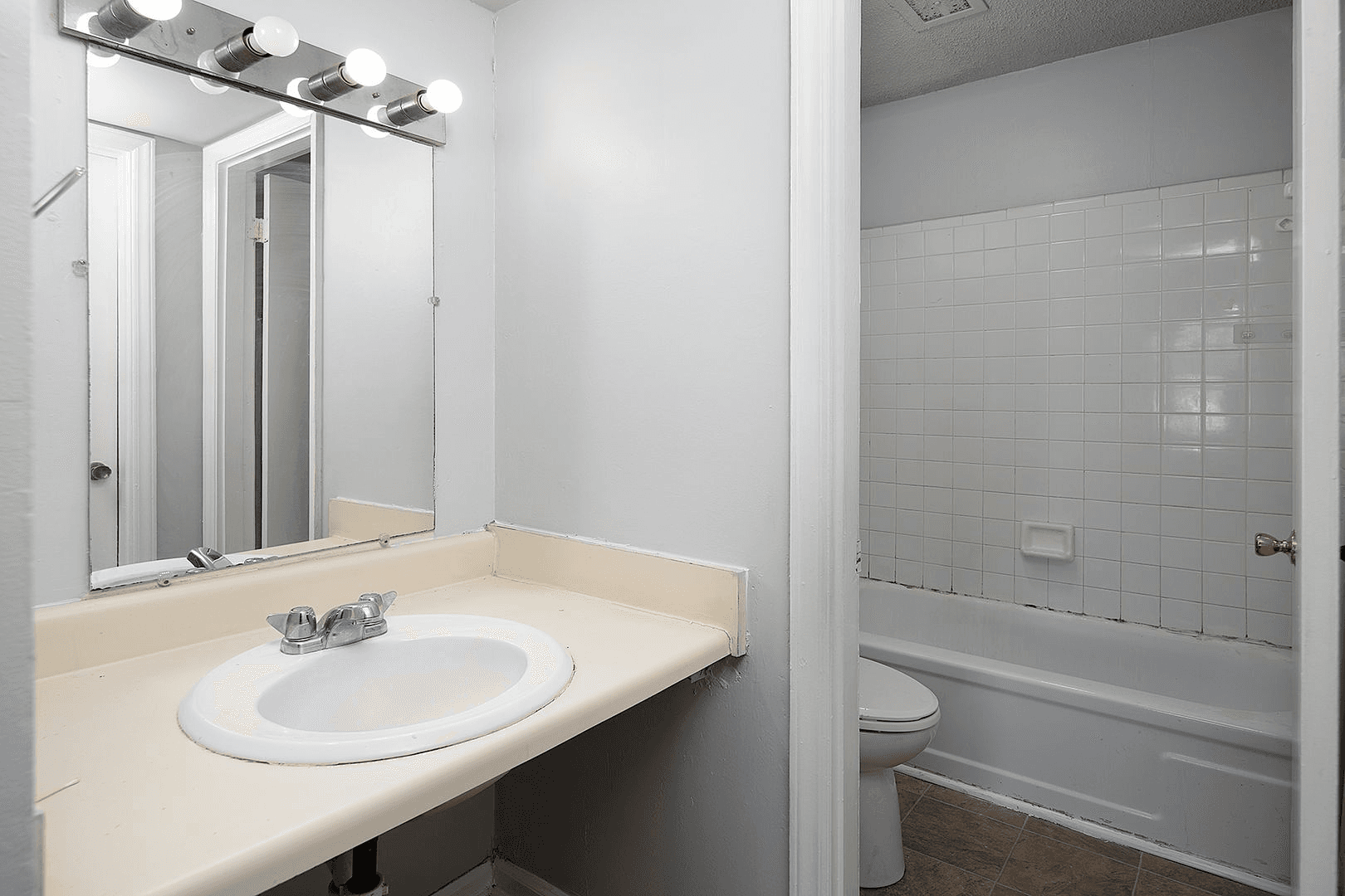 Charlotte Apartment: 825 farmhurst Dr
