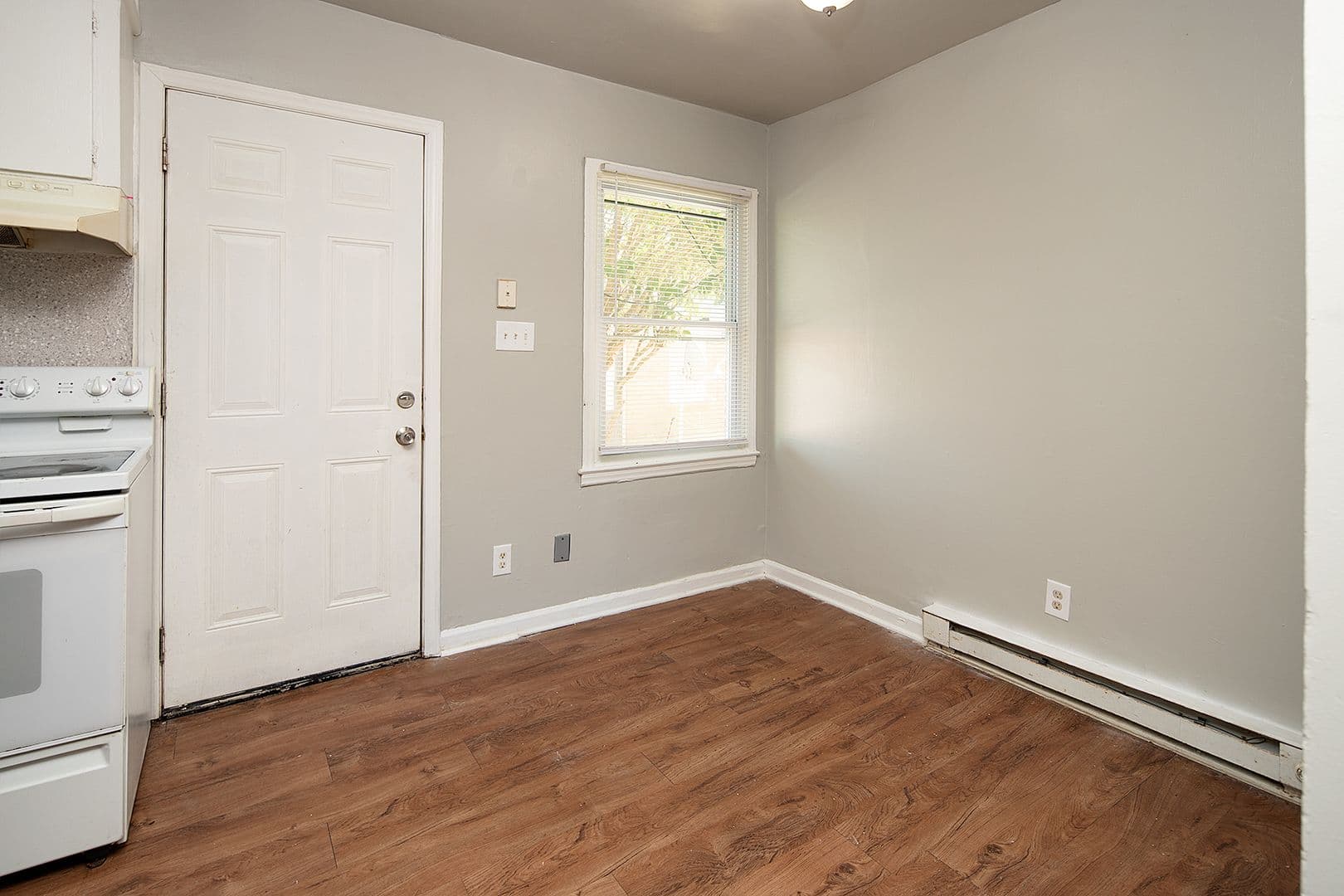 Charlotte Apartment: 3624 Hashem Dr.