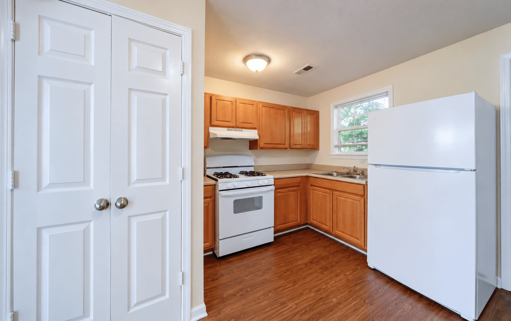 Greensboro Apartment: 503 South O'henry Boulevard
