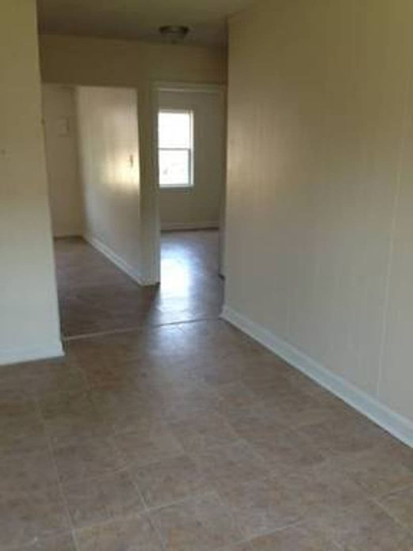 Winston-Salem Apartment: 2914-C