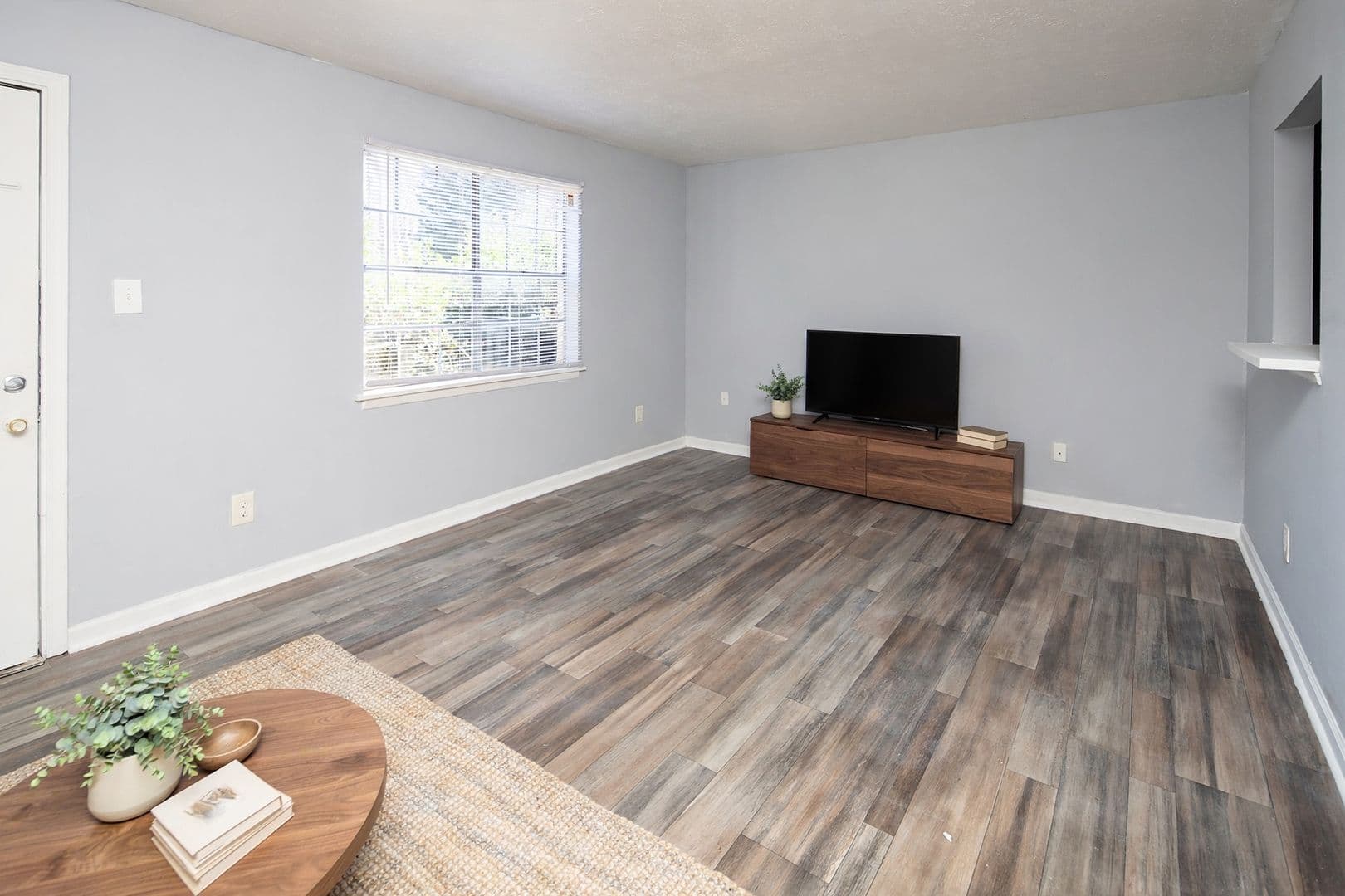 Charlotte Apartment: 1307 Springmont Ln