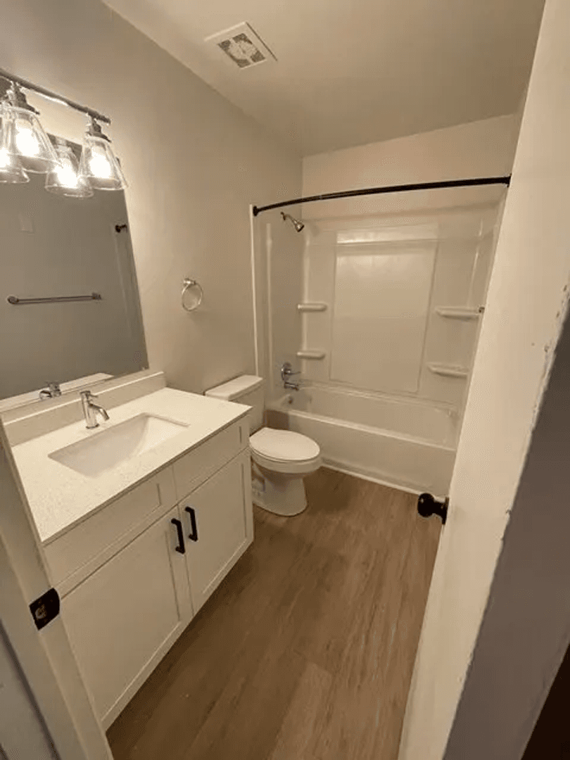 Charlotte Apartment: 1307 Springmont Ln