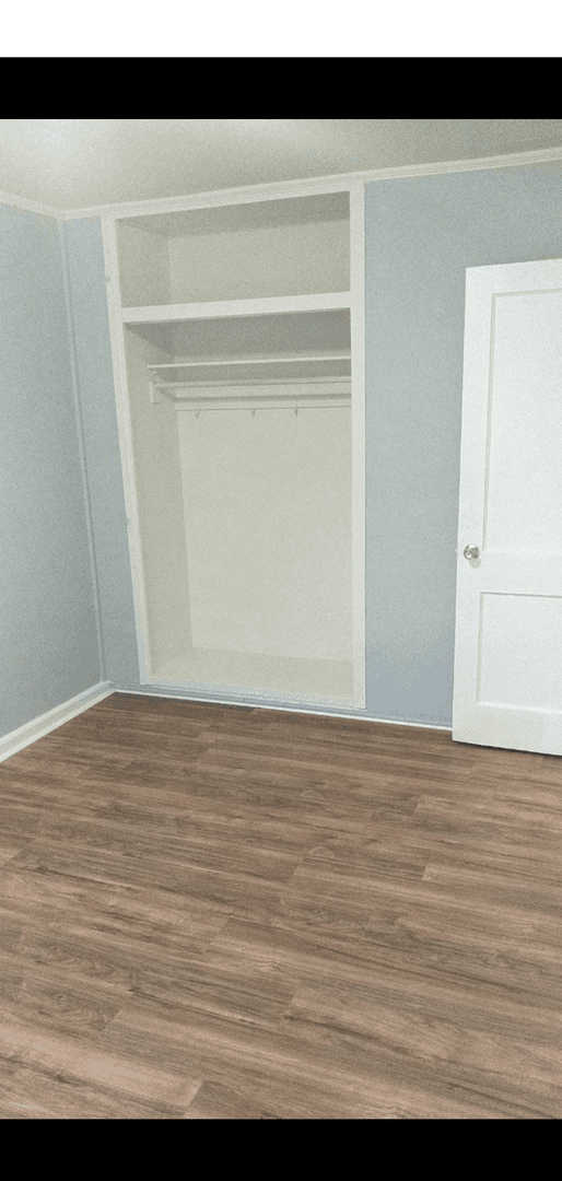 Winston-Salem Apartment: -105 Inverness Street