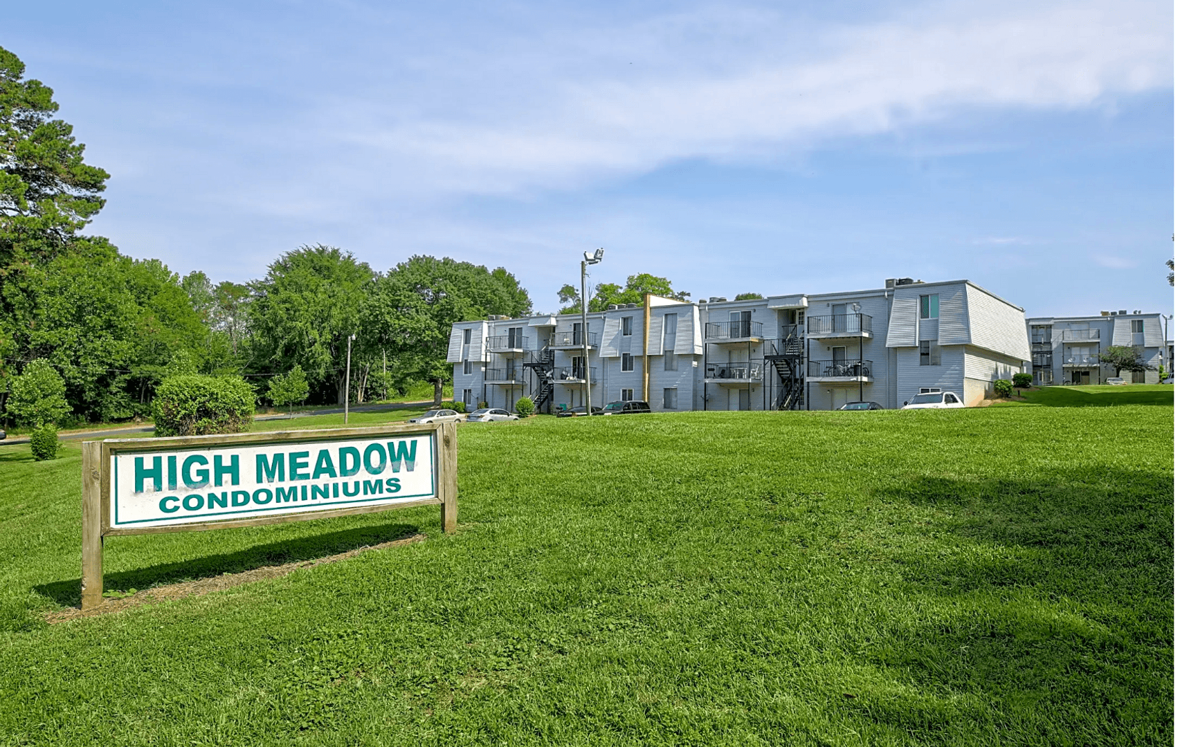 Charlotte Apartment: 825 Farmhurst Dr