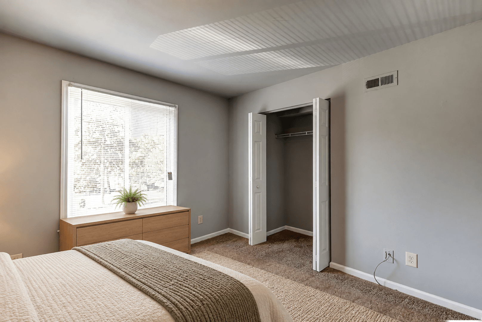 Charlotte Apartment: 825 farmhurst Dr