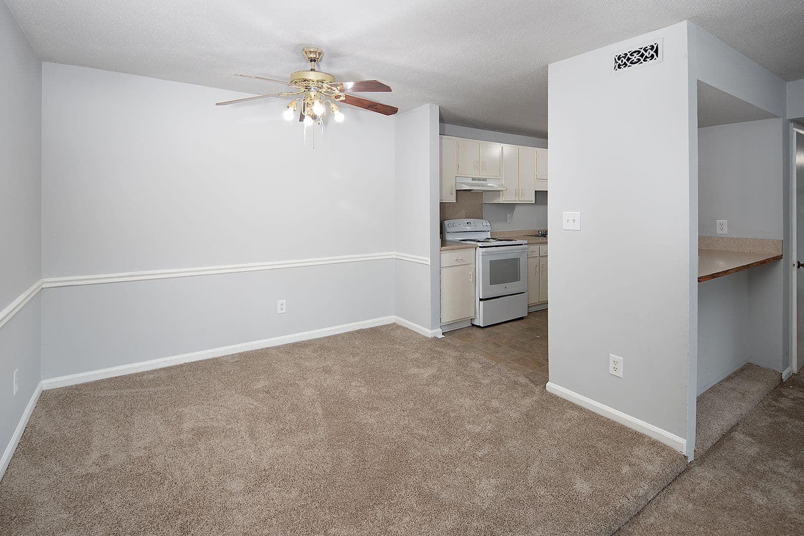 Charlotte Apartment: 825 Farmhurst Dr