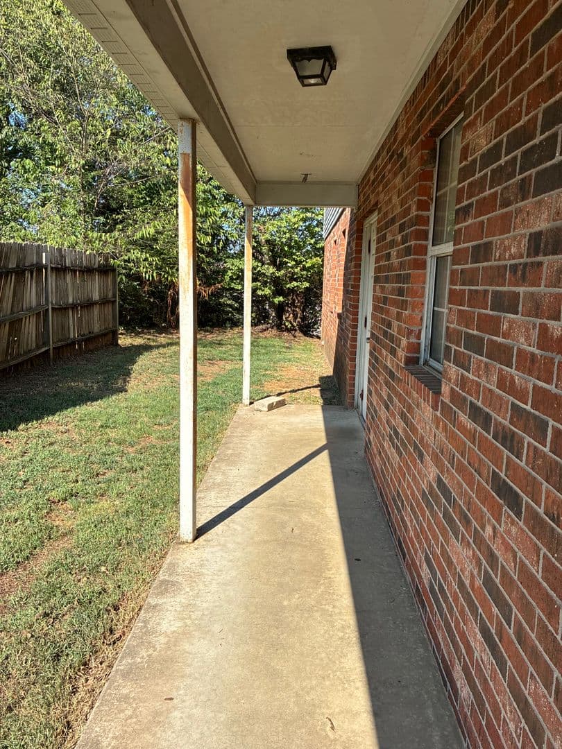 Searcy Apartment: 507 N Spring St