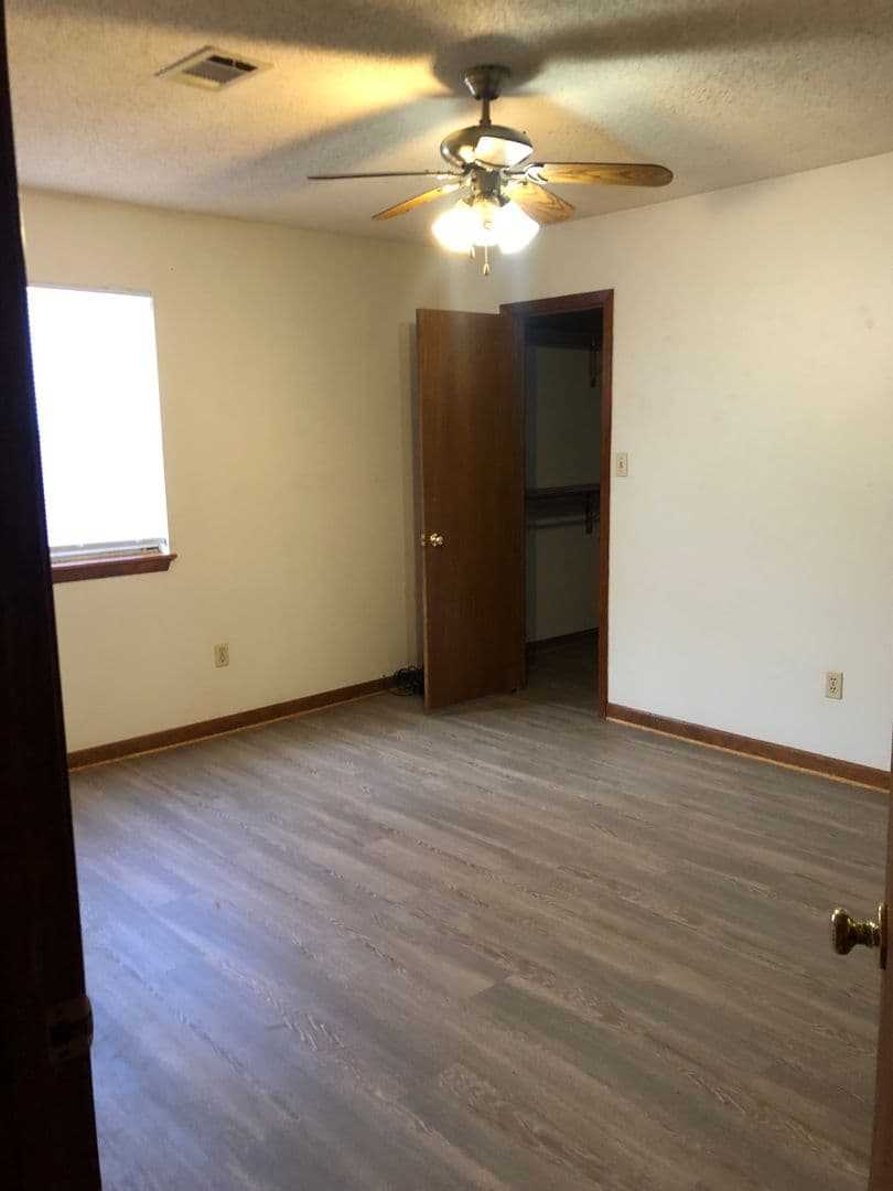 Searcy Apartment: 507 N Spring St