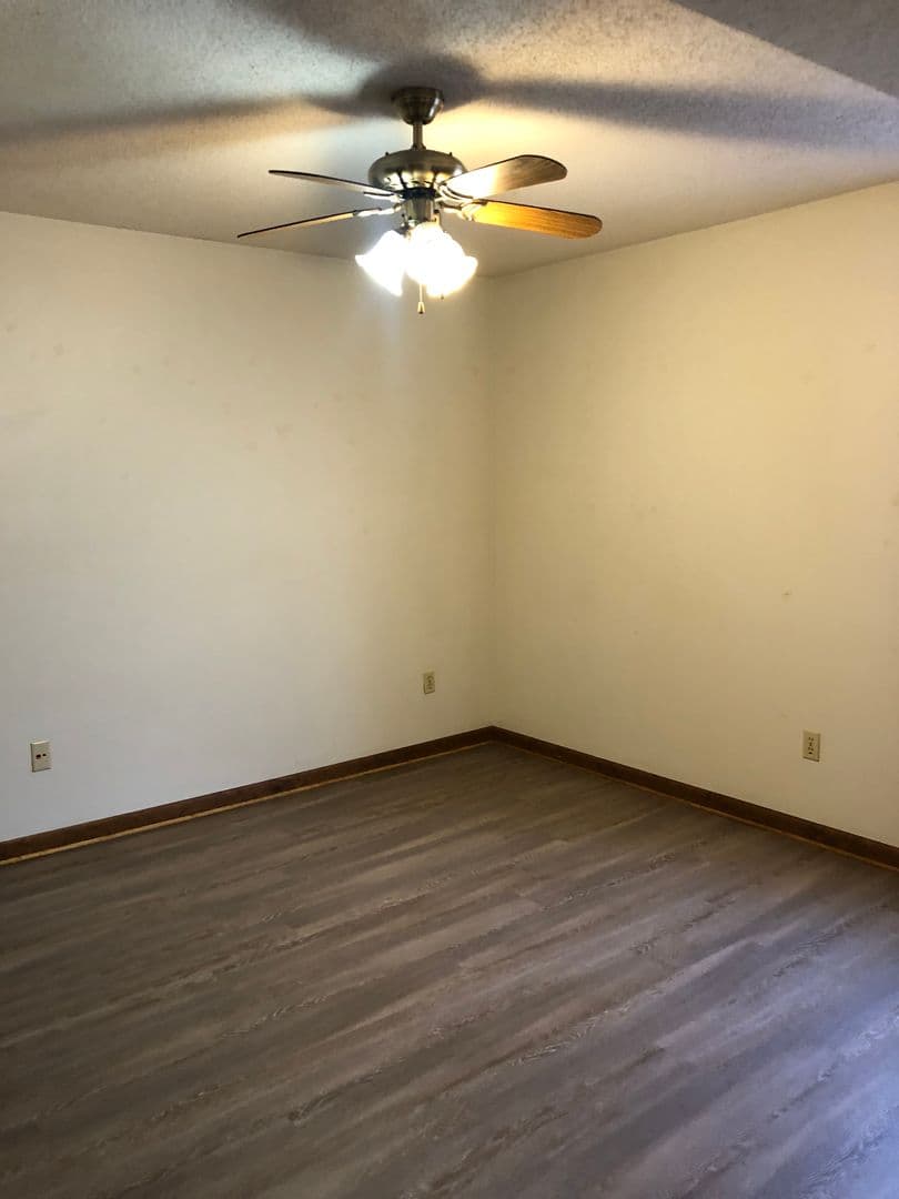 Searcy Apartment: 507 N Spring St