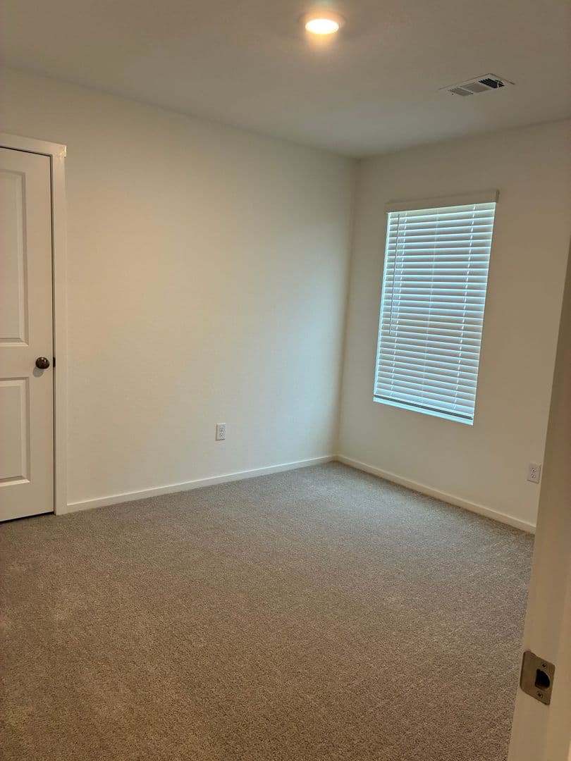 Searcy House: 1406 Manor Ct