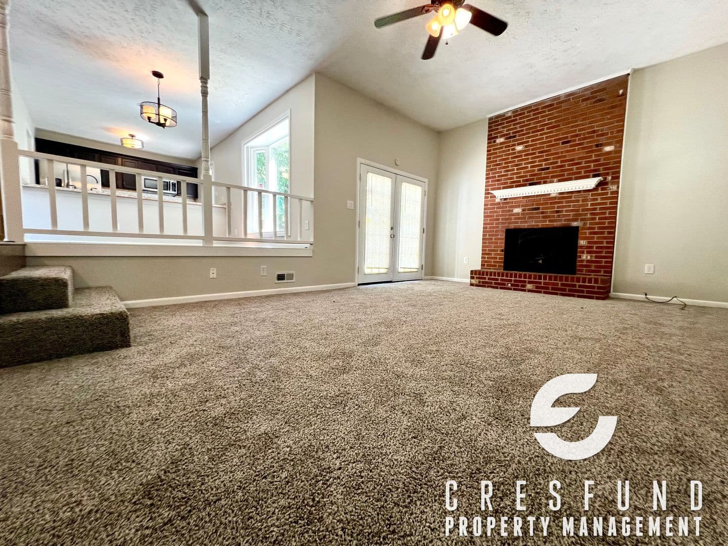 Fayetteville House: 5233