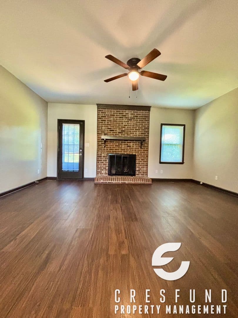 Fayetteville House: 6727 Vaughn Road