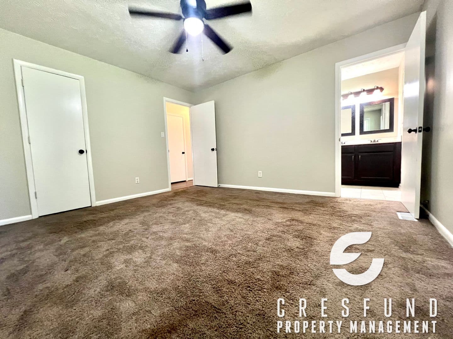 Fayetteville House: 5233