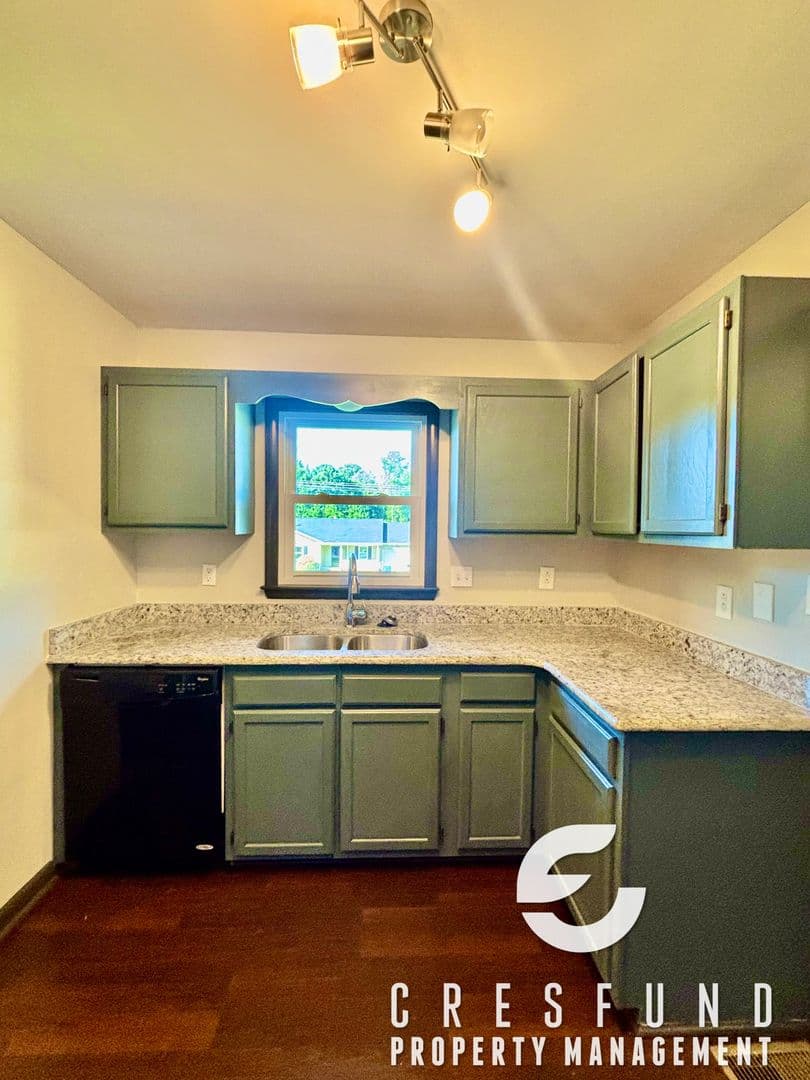 Fayetteville House: 6727 Vaughn Road