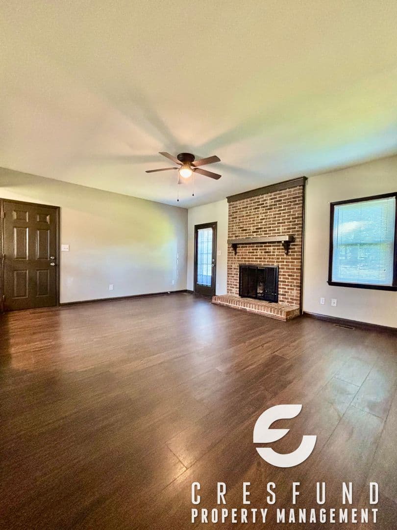 Fayetteville House: 6727 Vaughn Road