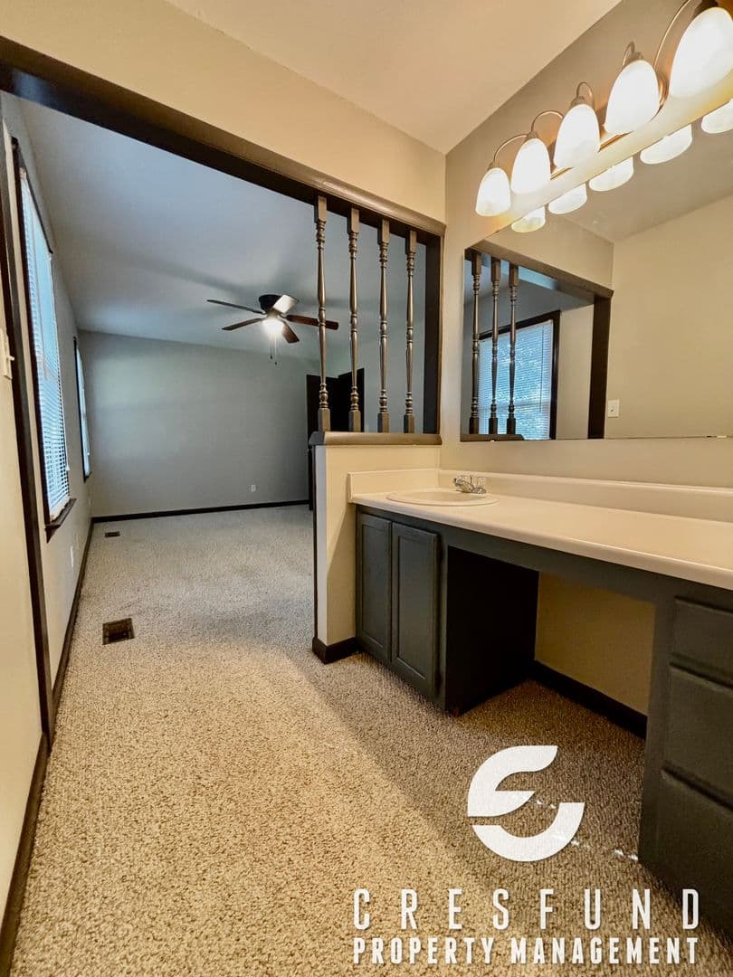 Fayetteville House: 6727 Vaughn Road