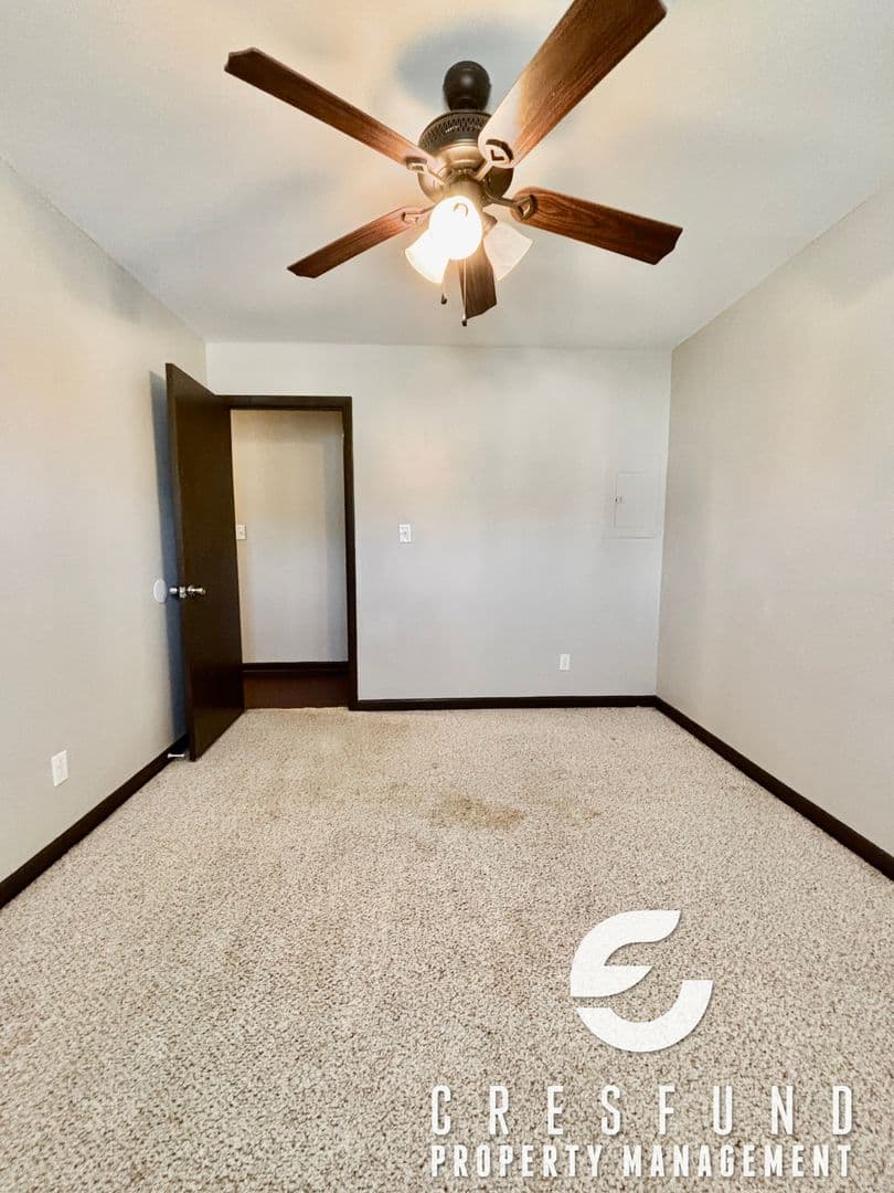 Fayetteville House: 6727 Vaughn Road