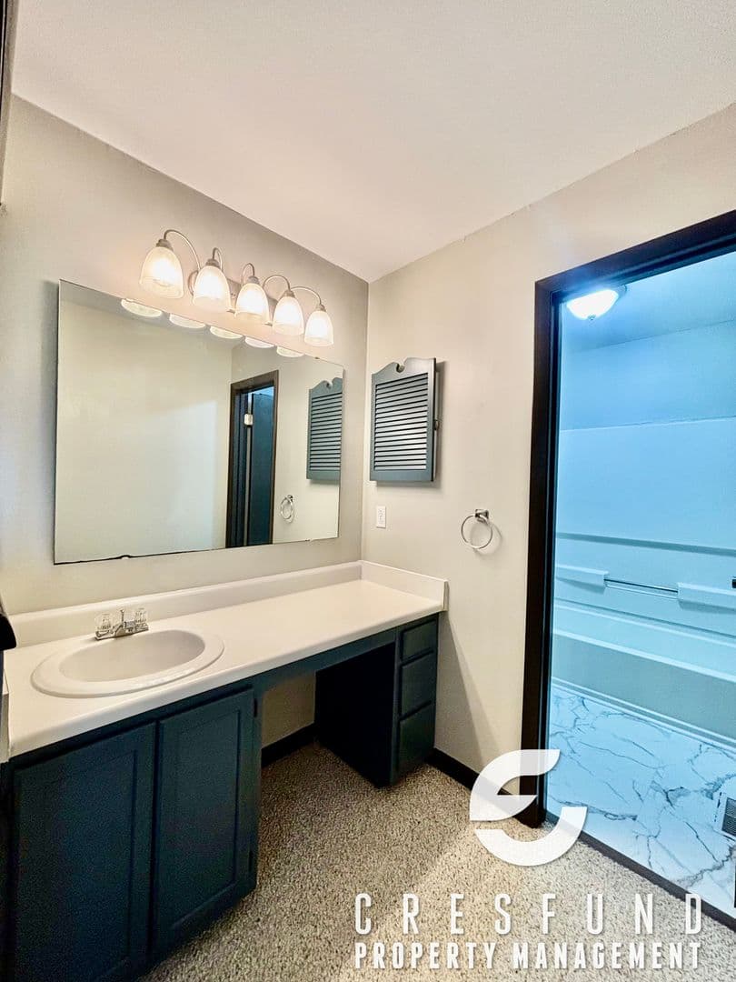 Fayetteville House: 6727 Vaughn Road