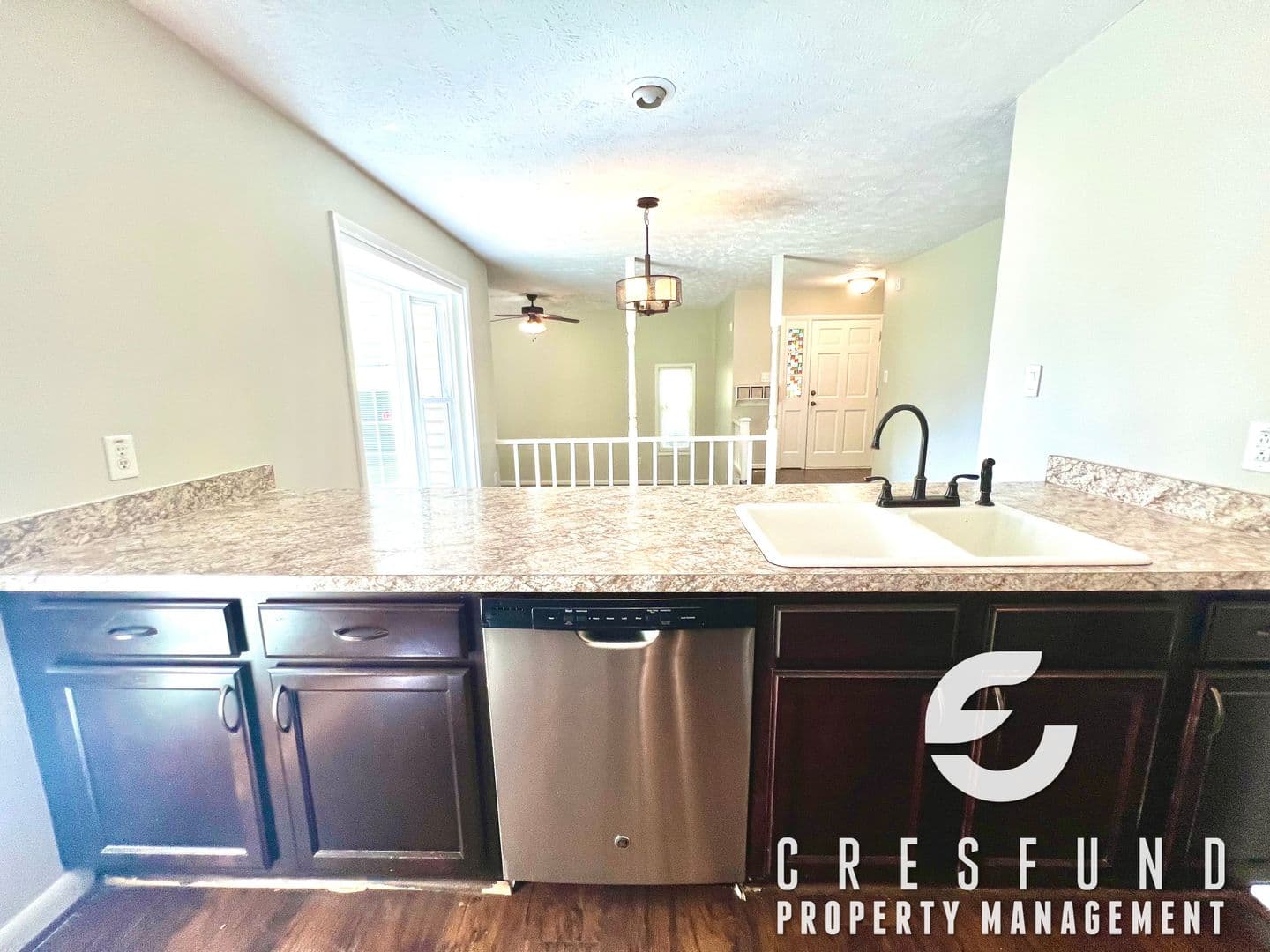 Fayetteville House: 5233