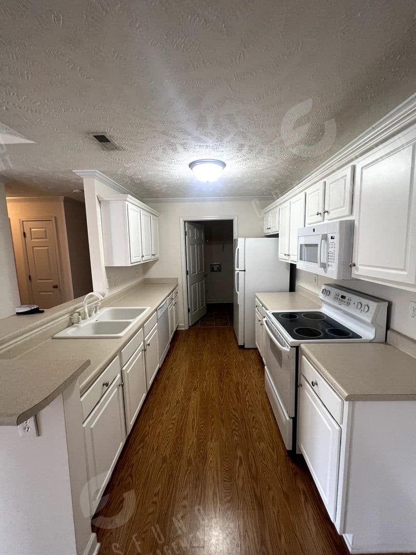 Fayetteville Condo: 1811 Balmoral Drive #202