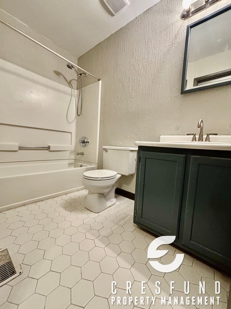 Fayetteville House: 6727 Vaughn Road