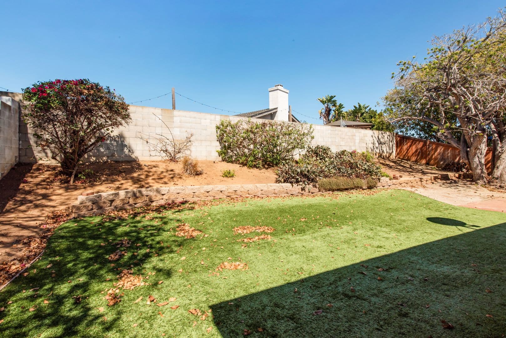San Diego House: 3838 Governor Dr