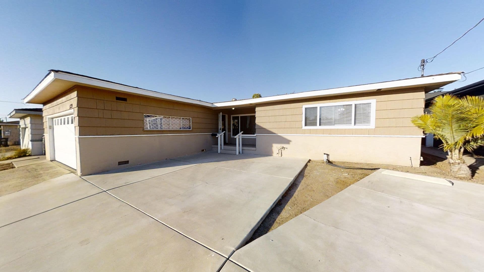 San Diego House: 5339 W Falls View Dr